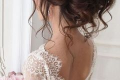 cabello recogido con vestido de novia