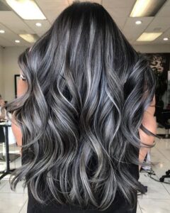 peinados bonitos con cabello gris